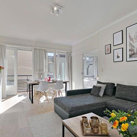 Huswell - Stylish Apartment At The Zeedijk Of Knokke Екстер'єр фото