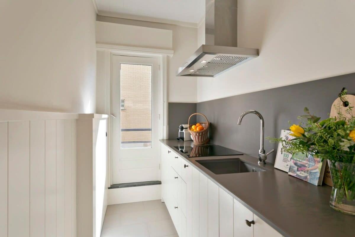 Huswell - Stylish Apartment At The Zeedijk Of Knokke Екстер'єр фото