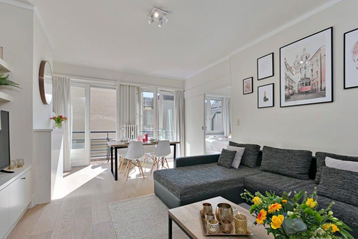 Huswell - Stylish Apartment At The Zeedijk Of Knokke Екстер'єр фото
