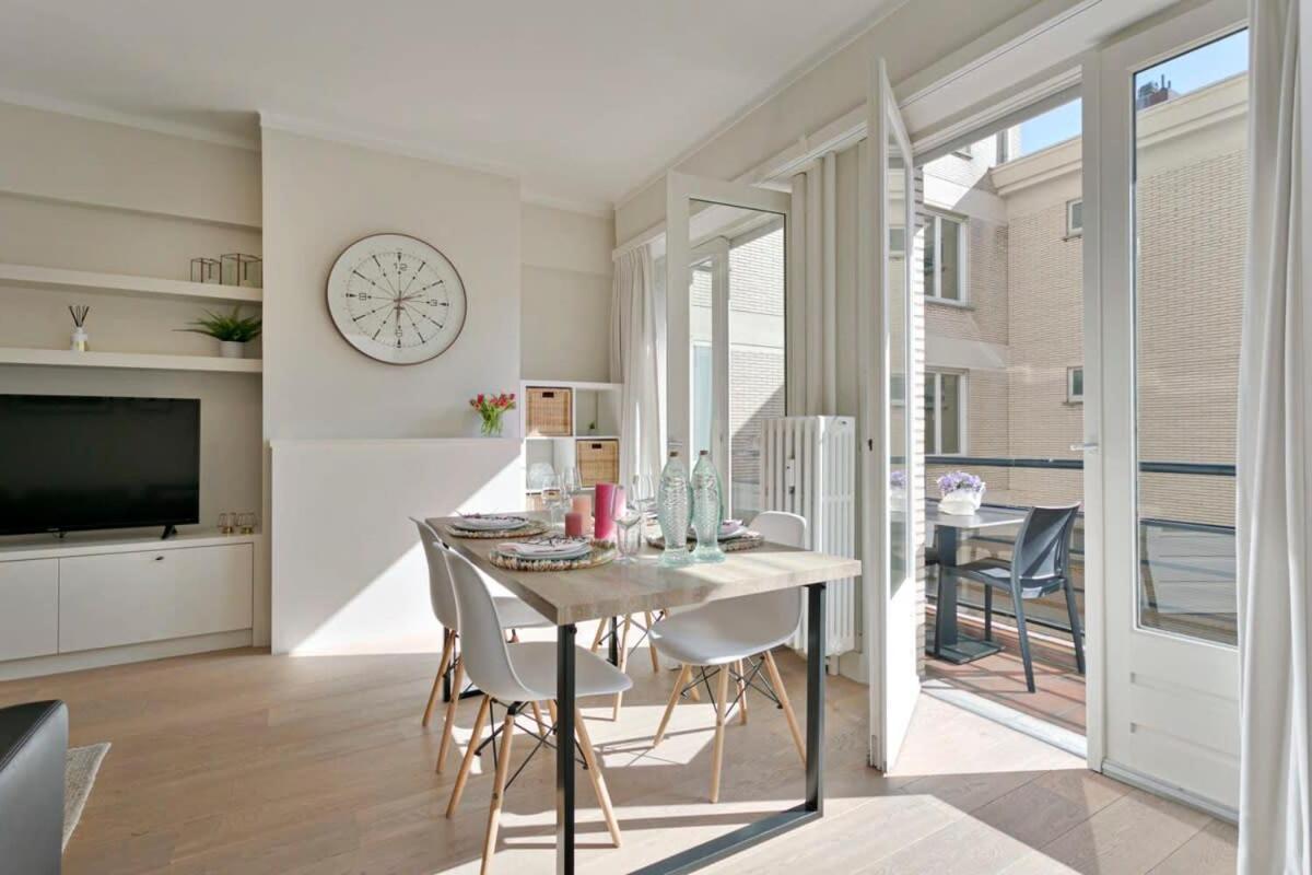 Huswell - Stylish Apartment At The Zeedijk Of Knokke Екстер'єр фото