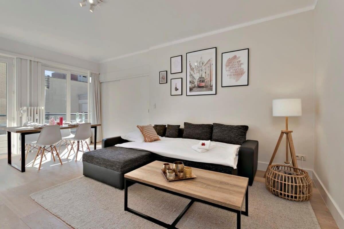 Huswell - Stylish Apartment At The Zeedijk Of Knokke Екстер'єр фото